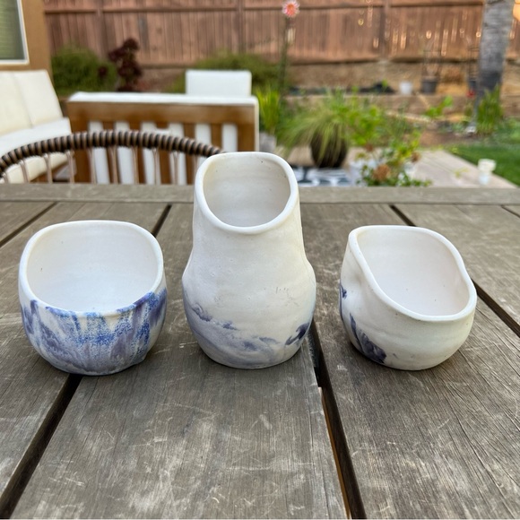 Studio Pottery 3 Piece Set White with Blue Swirl Pitcher and Mugs ART DECO - Picture 9 of 15